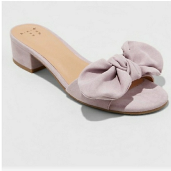 Shoes - Lavender bow knot heel sandals